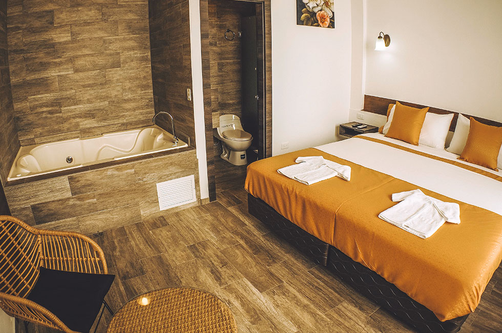 Honeymoon Room with hydromassage tub