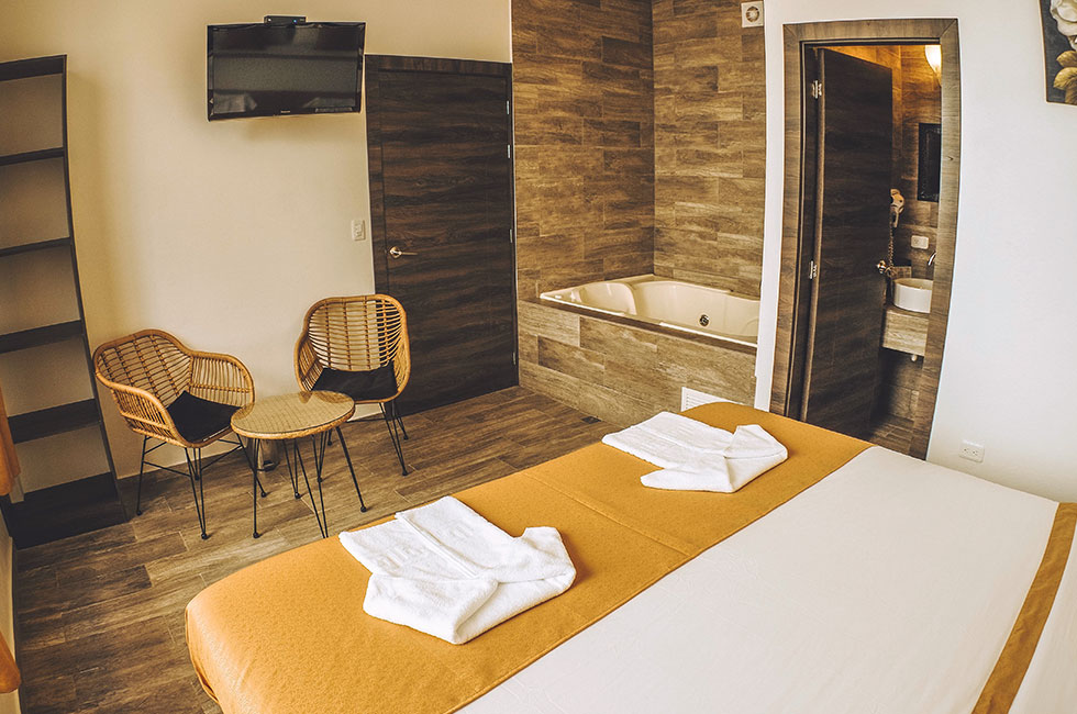 Honeymoon Room with hydromassage tub