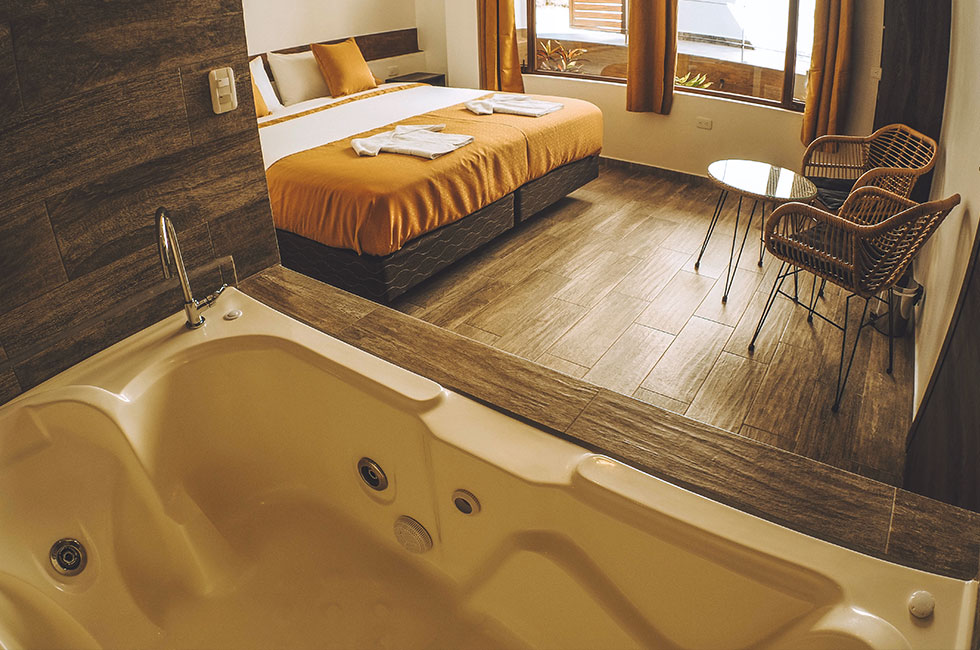 Honeymoon Room with hydromassage tub
