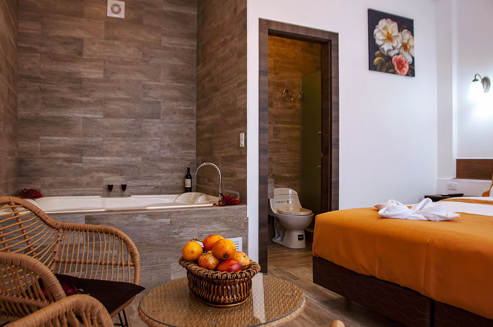 Honeymoon Room with hydromassage tub