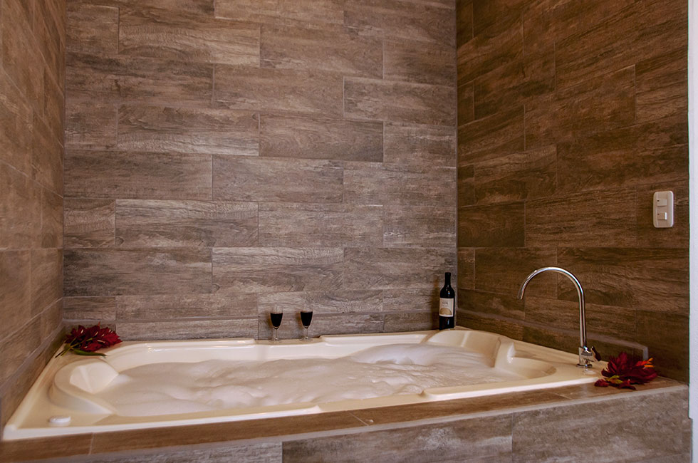 Honeymoon Room with hydromassage tub